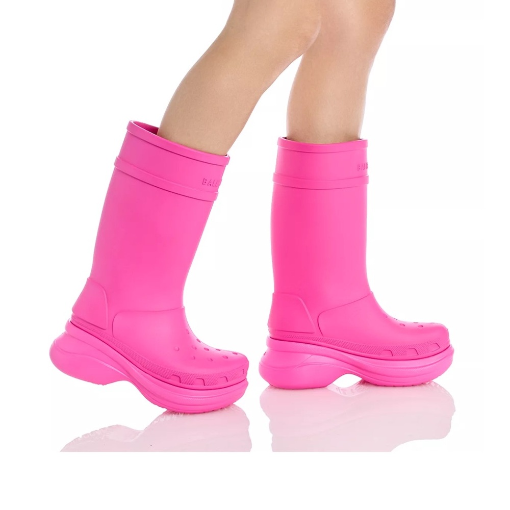 Ladies pink Balenciaga croc rainboots/ size 41